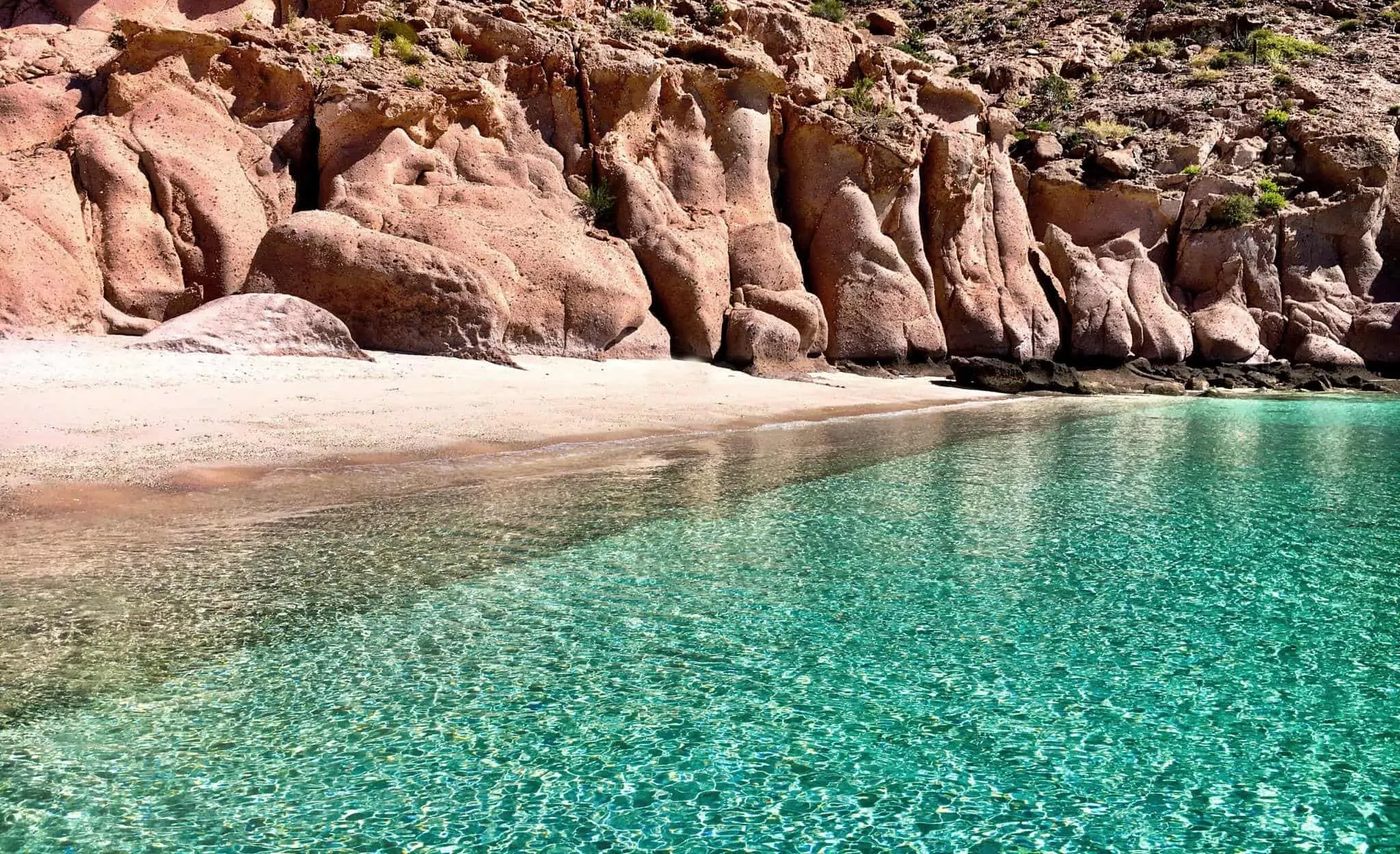 Clear water beside the rock formations of San Gabriel